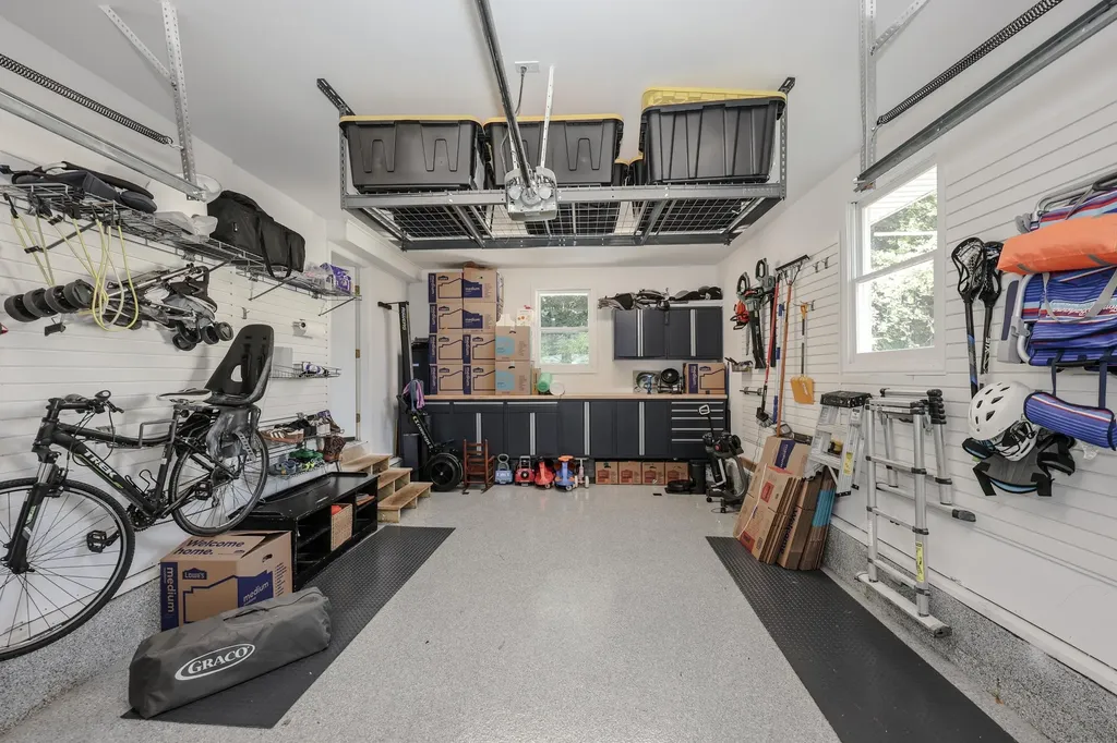 4 April Drive Nashua NH 03060
