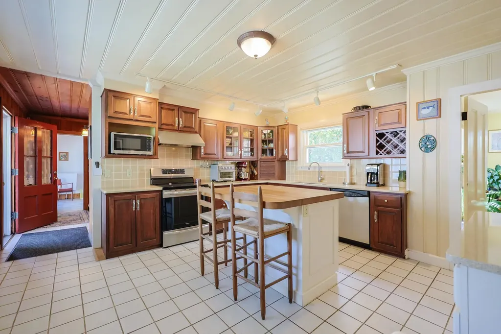 147 Roxbury Street Keene NH 03431