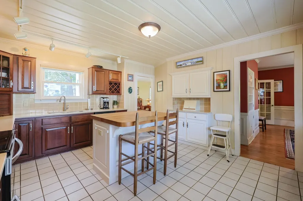 147 Roxbury Street Keene NH 03431