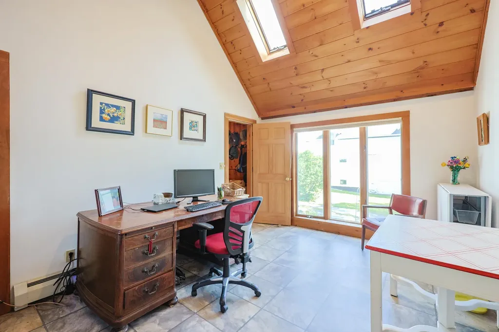 147 Roxbury Street Keene NH 03431