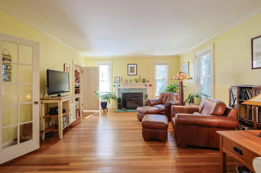 147 Roxbury Street Keene NH 03431