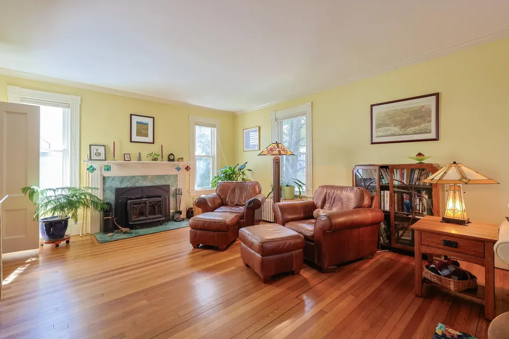 147 Roxbury Street Keene NH 03431