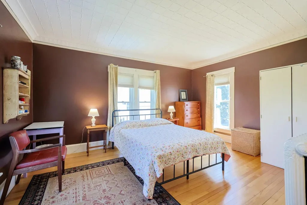 147 Roxbury Street Keene NH 03431