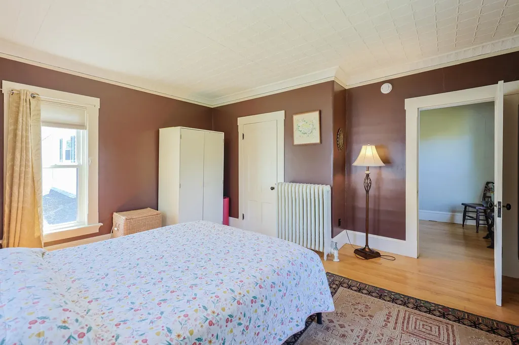 147 Roxbury Street Keene NH 03431