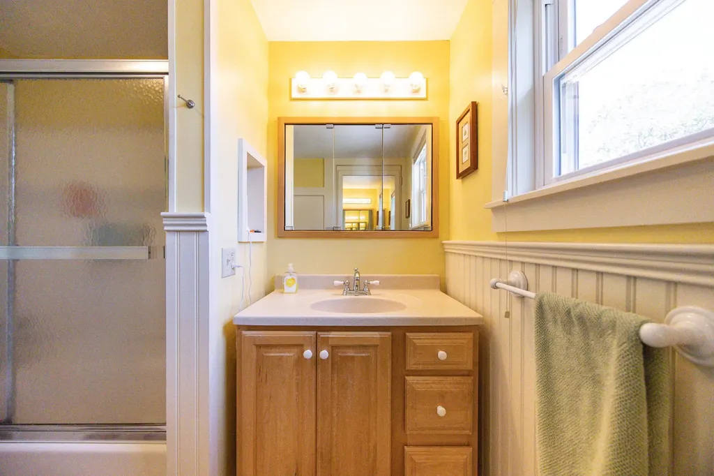 147 Roxbury Street Keene NH 03431