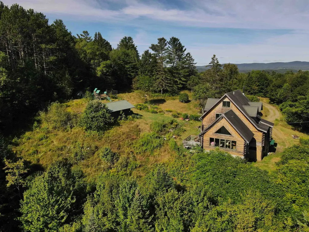 820 Farr Road St. Johnsbury VT 05819