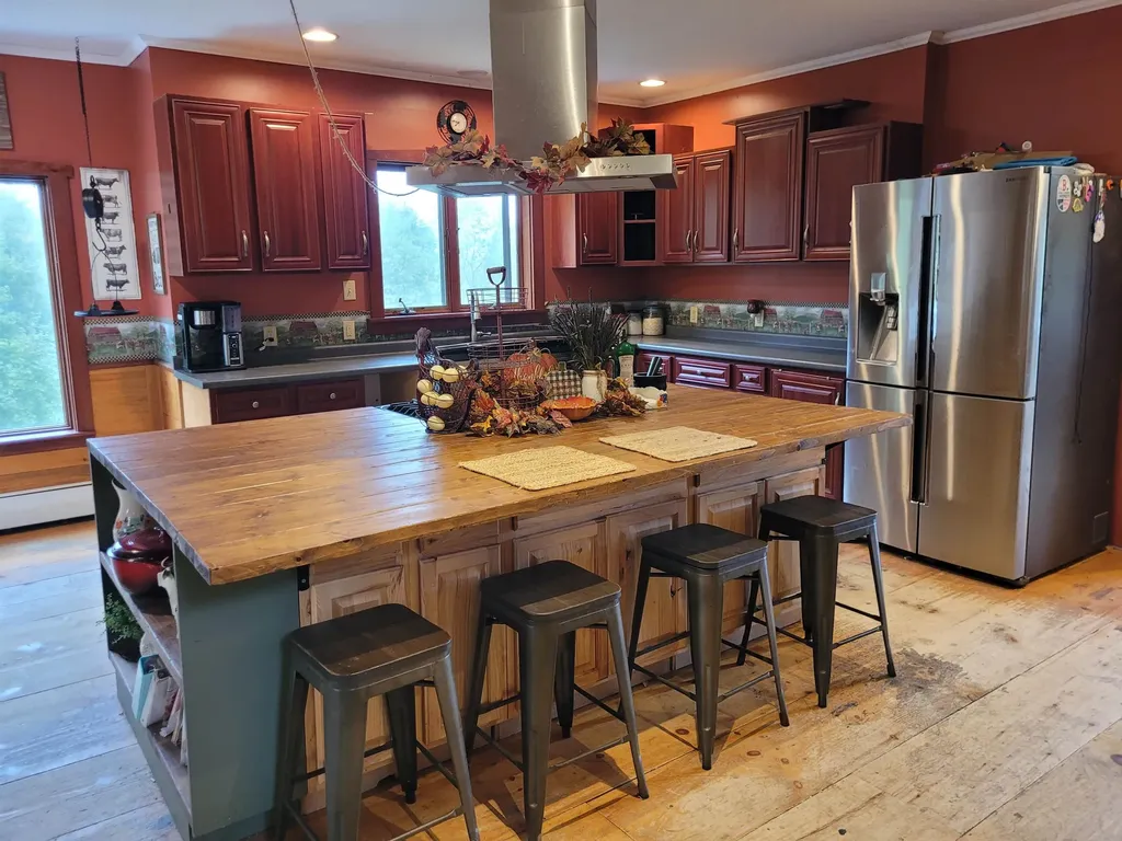 820 Farr Road St. Johnsbury VT 05819