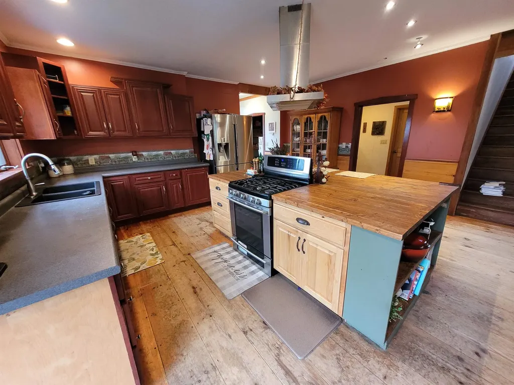 820 Farr Road St. Johnsbury VT 05819