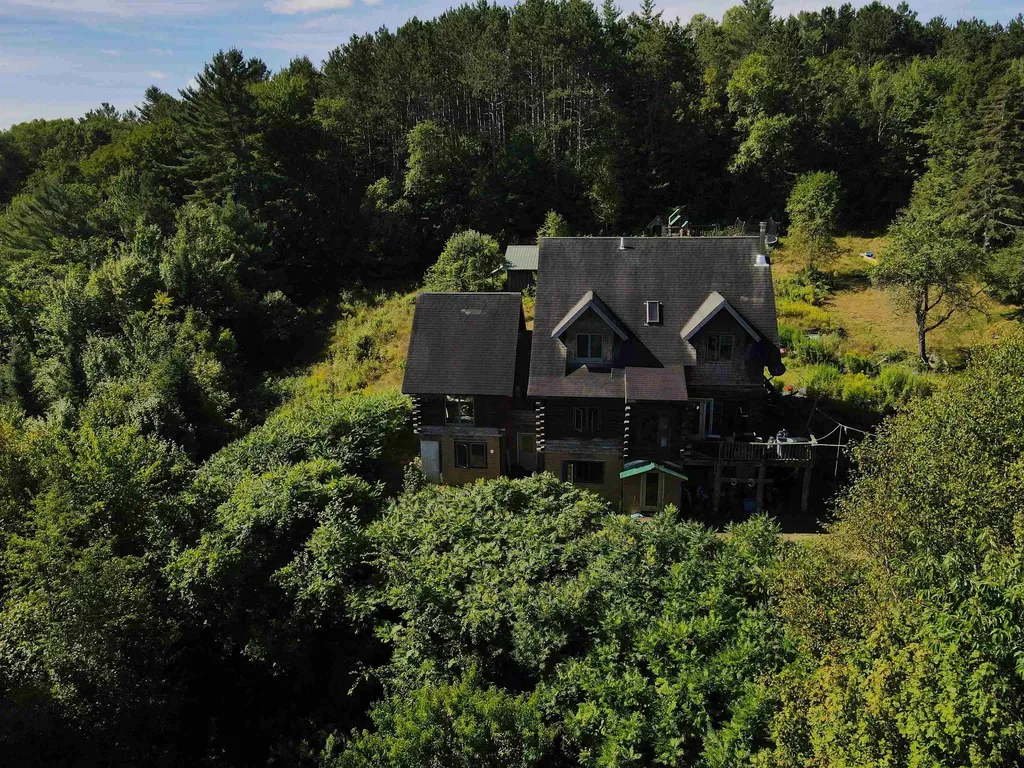 820 Farr Road St. Johnsbury VT 05819
