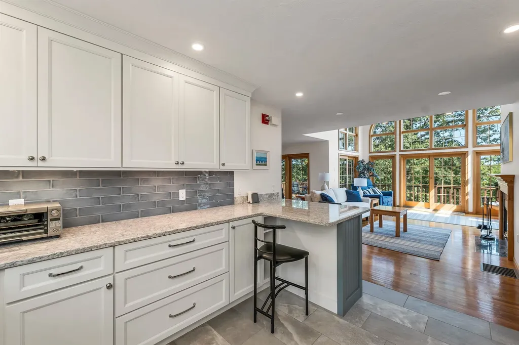 23 Rose Point Laconia NH 03246