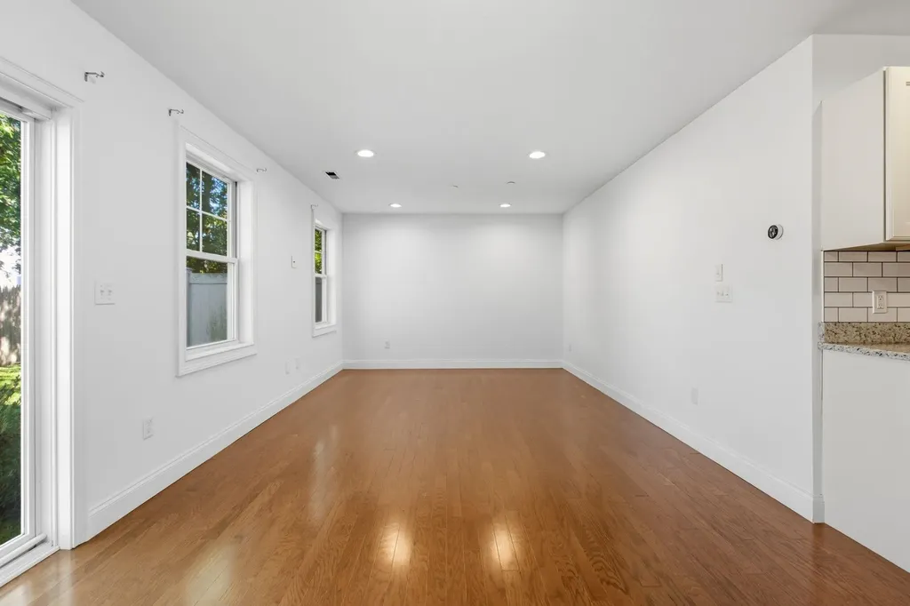 75 Deerwood Drive Nashua NH 03063