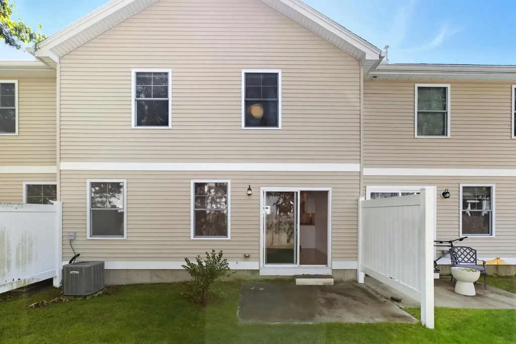 75 Deerwood Drive Nashua NH 03063