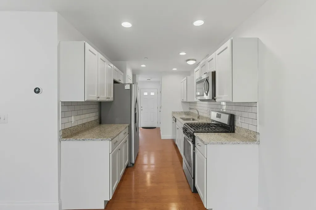 75 Deerwood Drive Nashua NH 03063