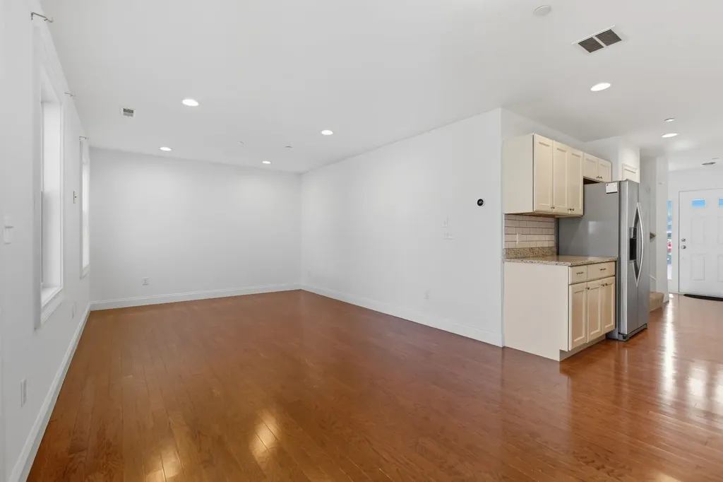 75 Deerwood Drive Nashua NH 03063