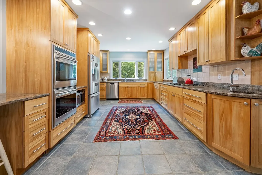 24 Low Road Hanover NH 03755