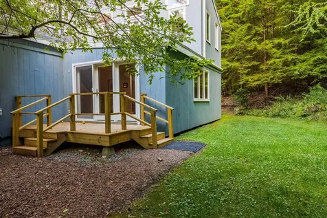 24 Low Road Hanover NH 03755