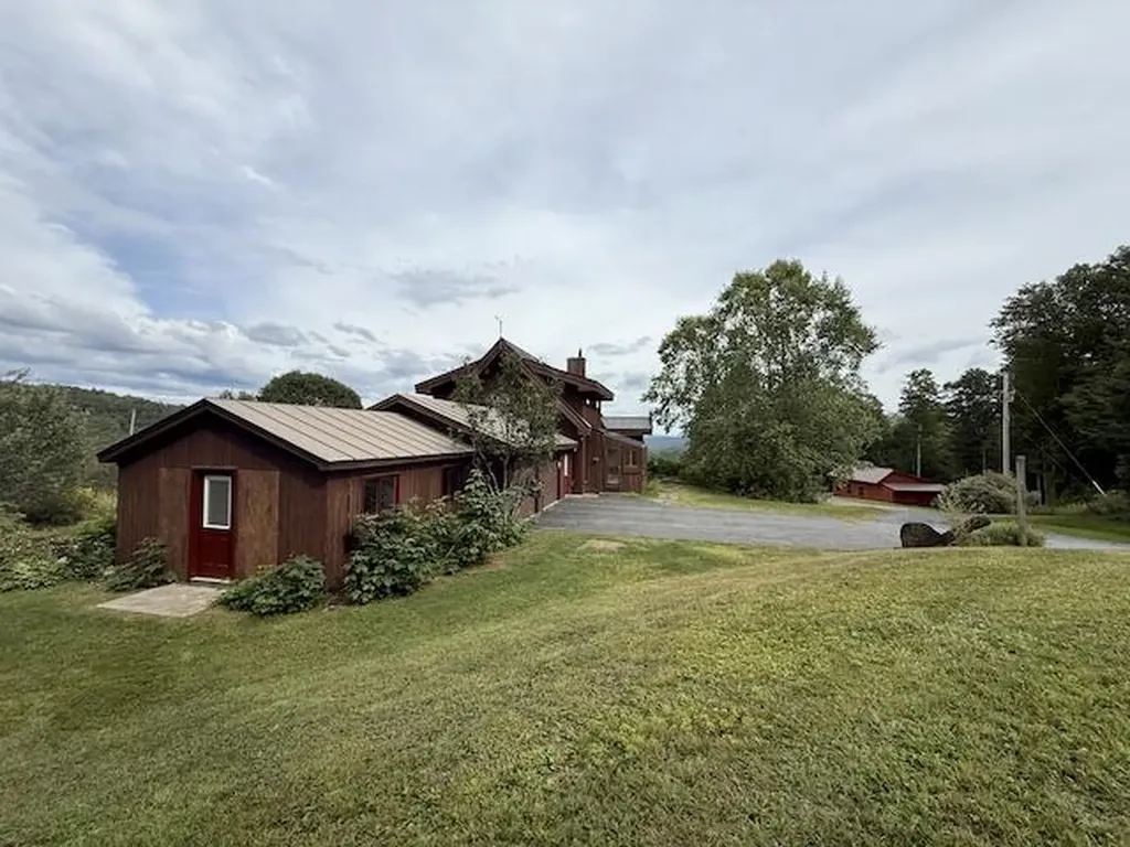 2208 Backway Road Corinth VT 05039