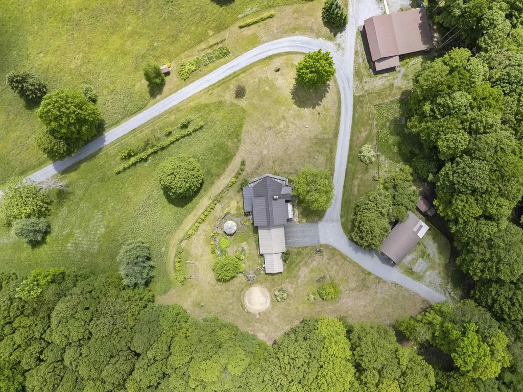 2208 Backway Road Corinth VT 05039