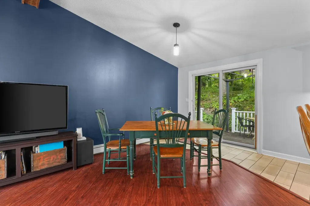 49 New Searles Road Nashua NH 03062