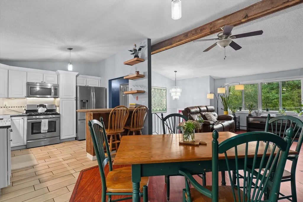 49 New Searles Road Nashua NH 03062