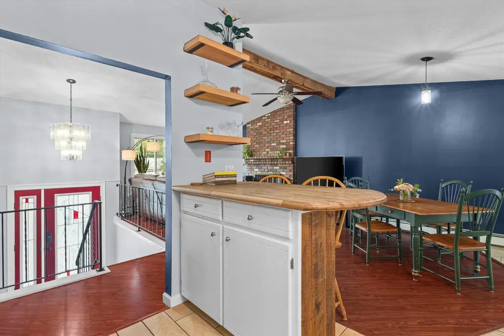 49 New Searles Road Nashua NH 03062