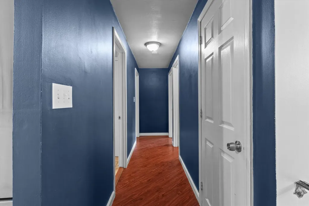49 New Searles Road Nashua NH 03062