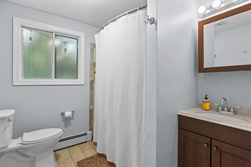 49 New Searles Road Nashua NH 03062