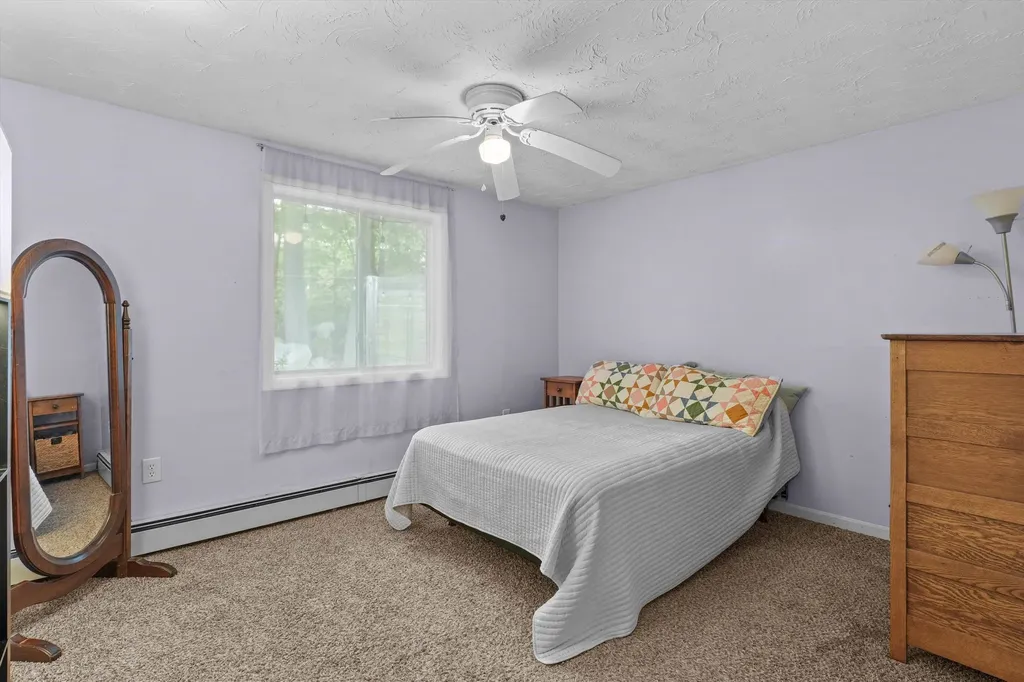49 New Searles Road Nashua NH 03062