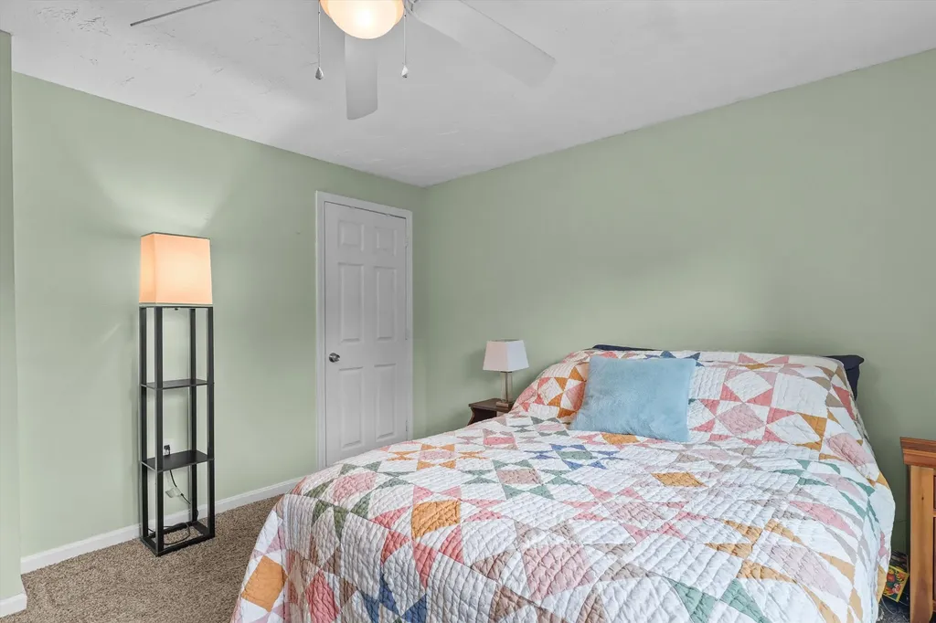 49 New Searles Road Nashua NH 03062