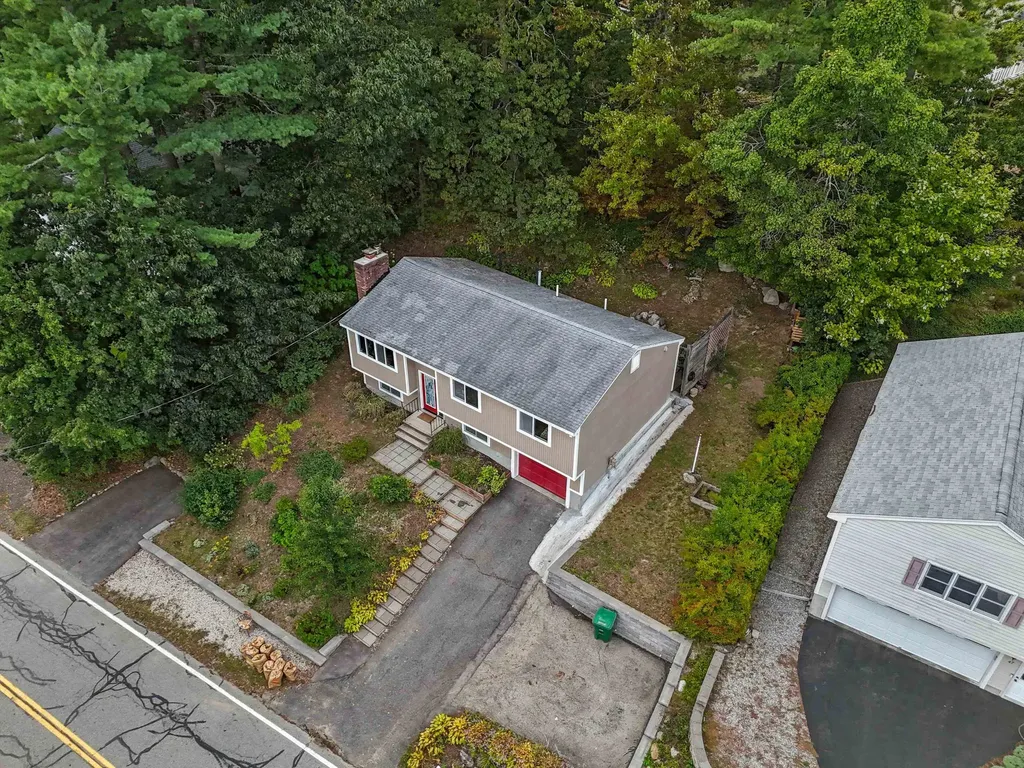 49 New Searles Road Nashua NH 03062