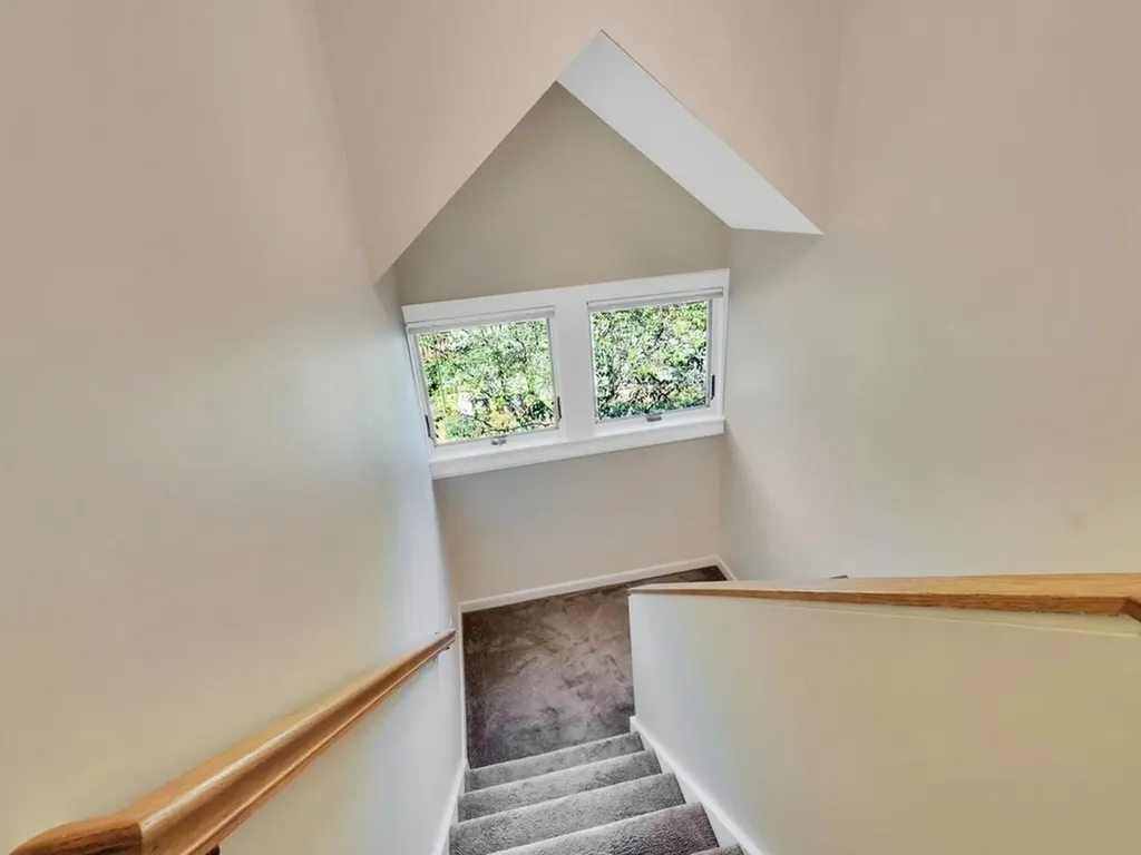 184 East Redrock Drive Burlington VT 05401