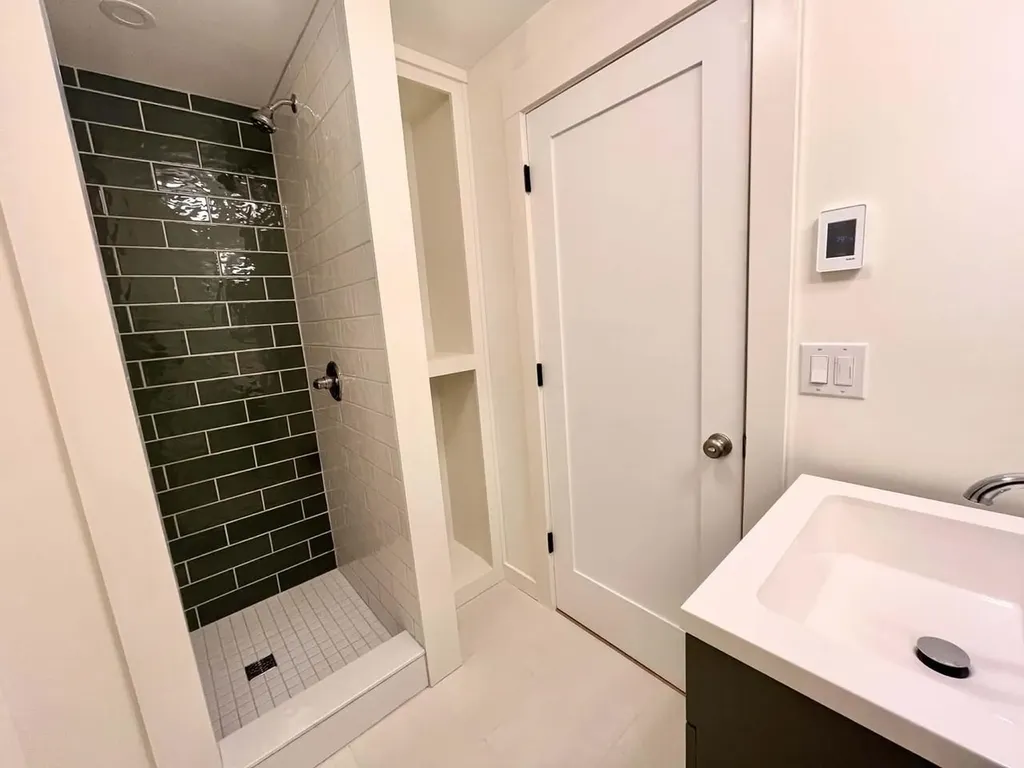 184 East Redrock Drive Burlington VT 05401