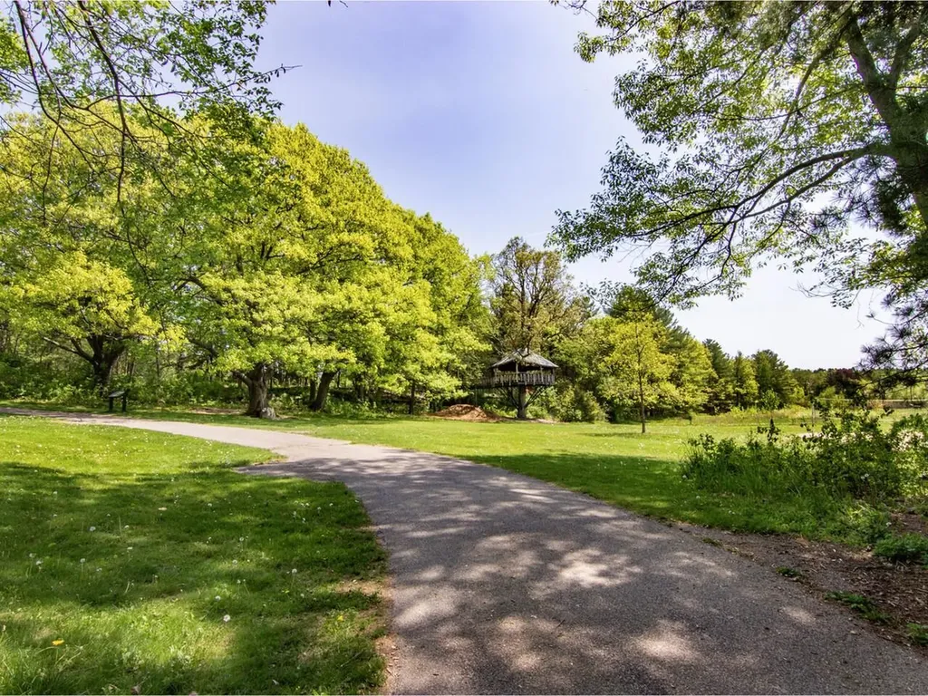 184 East Redrock Drive Burlington VT 05401