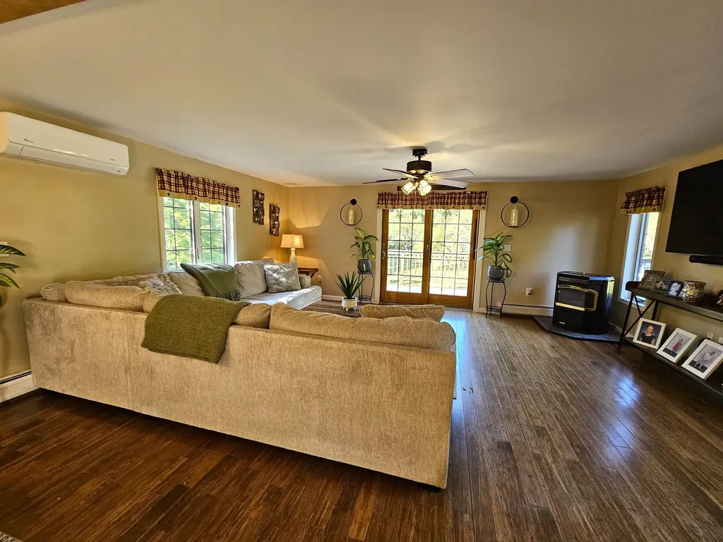 113 Appletree Lane Newport City VT 05855