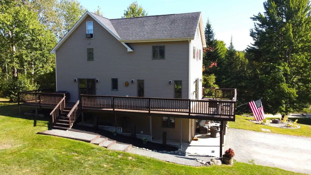 113 Appletree Lane Newport City VT 05855