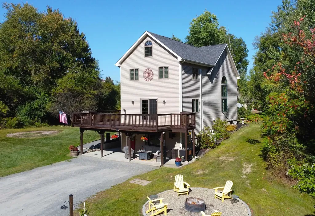 113 Appletree Lane Newport City VT 05855