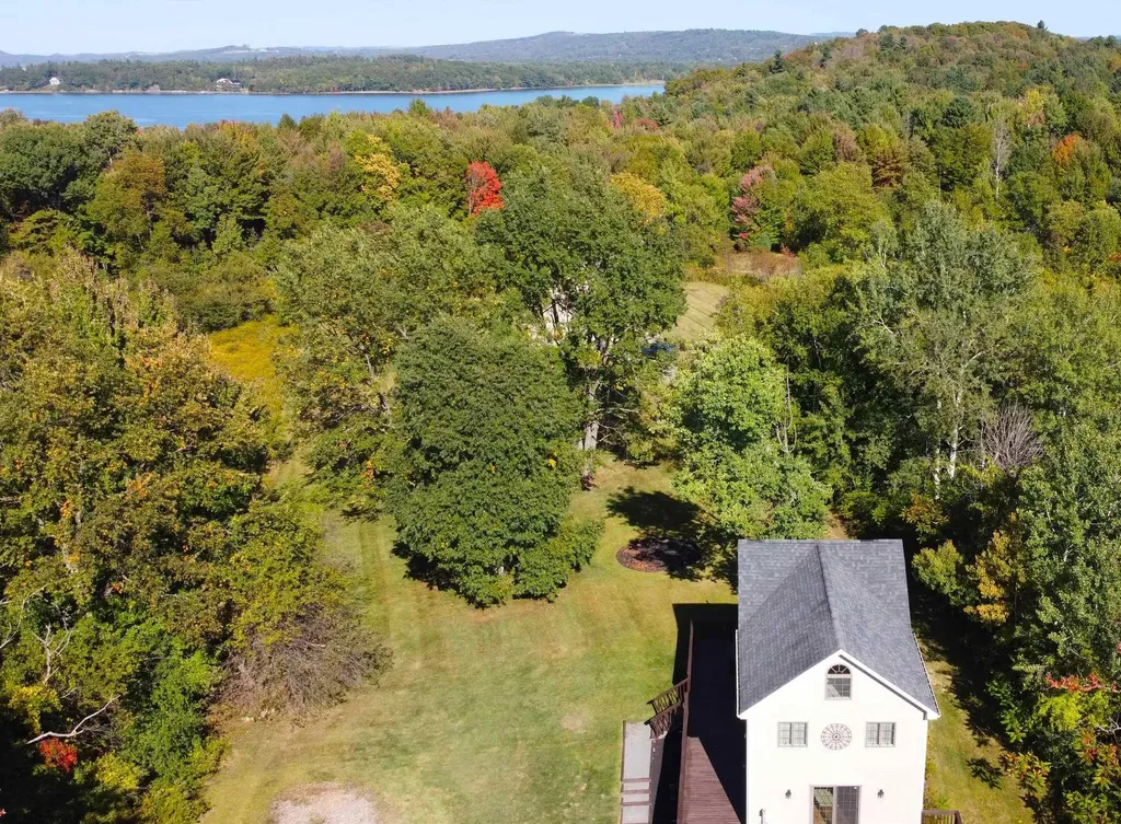 113 Appletree Lane Newport City VT 05855