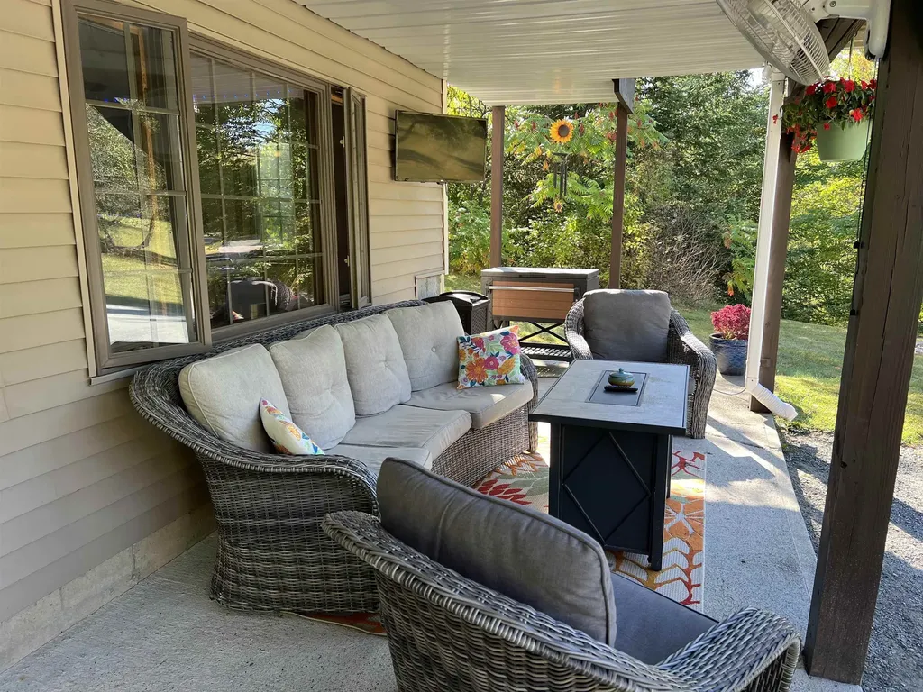 113 Appletree Lane Newport City VT 05855