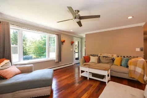 11 Rotterdam Drive Litchfield NH 03054