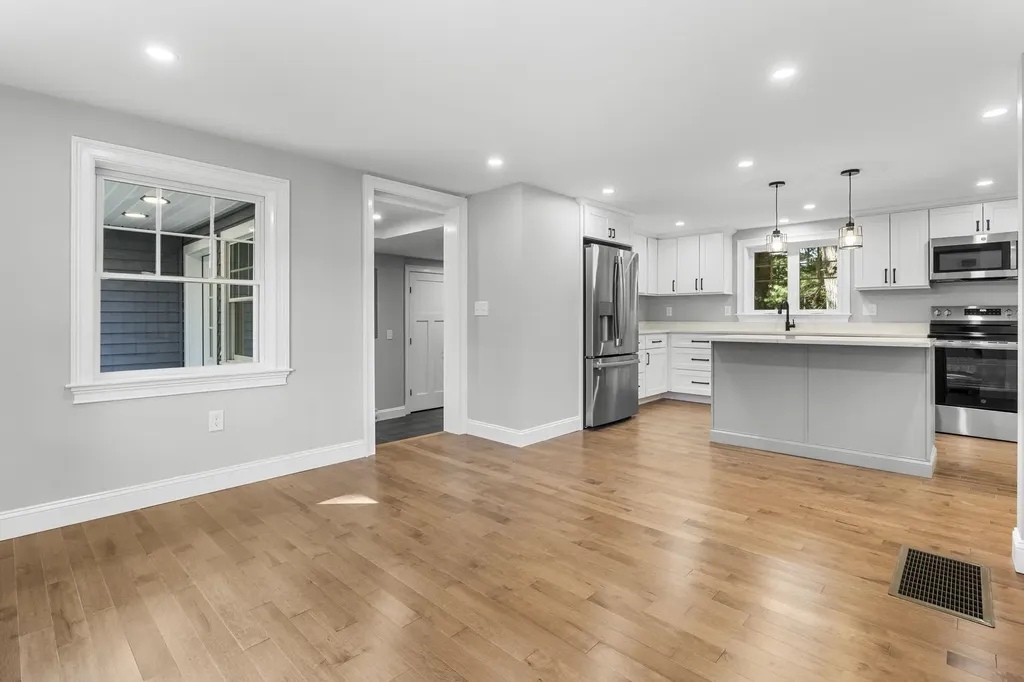 14 Birch Road North Hampton NH 03862