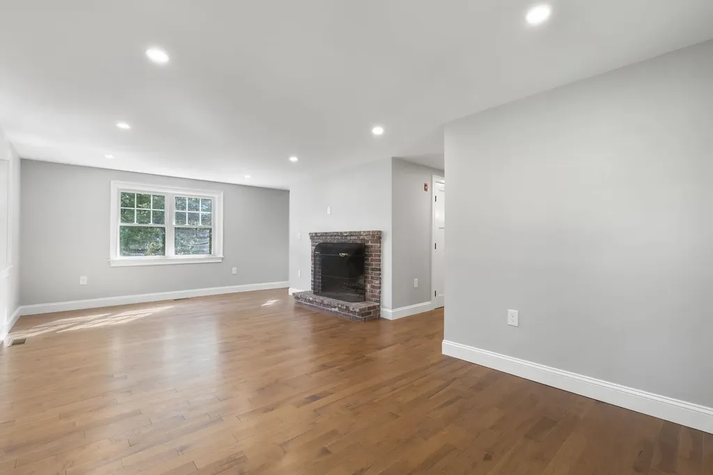 14 Birch Road North Hampton NH 03862