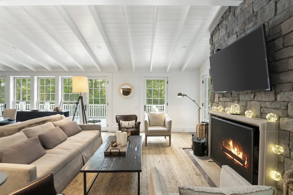 15 Mcgovern Lane Wilmington VT 05363