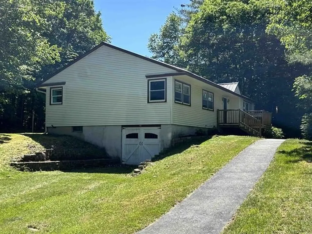 22 Horne Road Belmont NH 03220