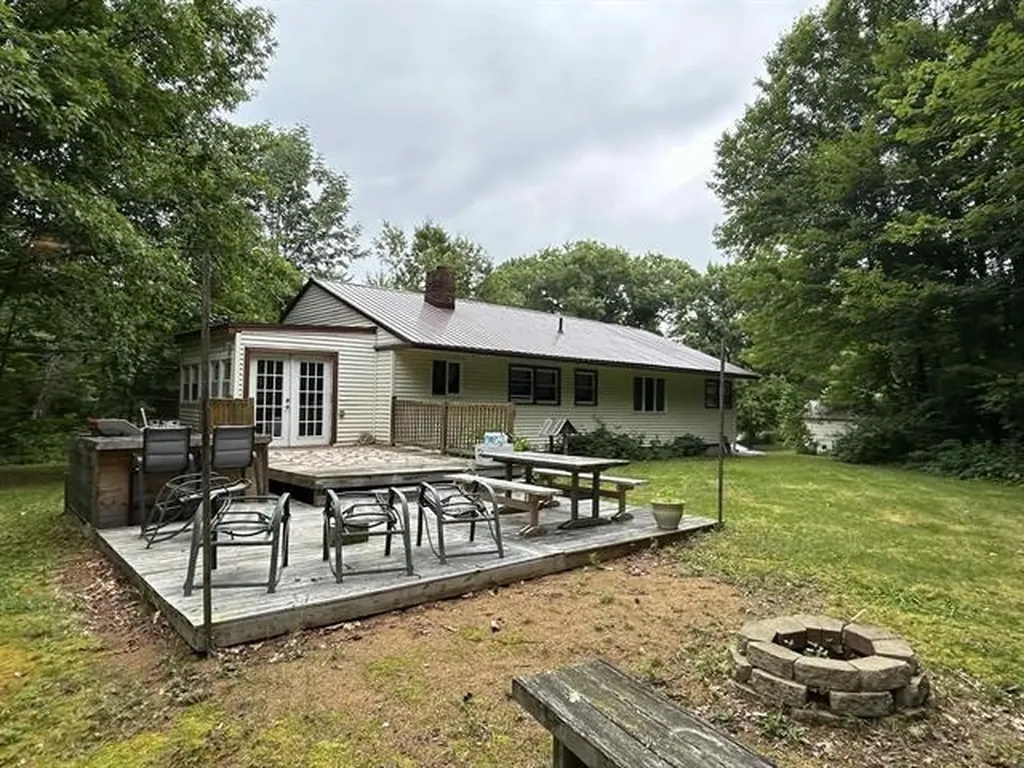 22 Horne Road Belmont NH 03220