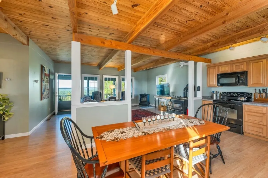 142 Snow Road Effingham NH 03882
