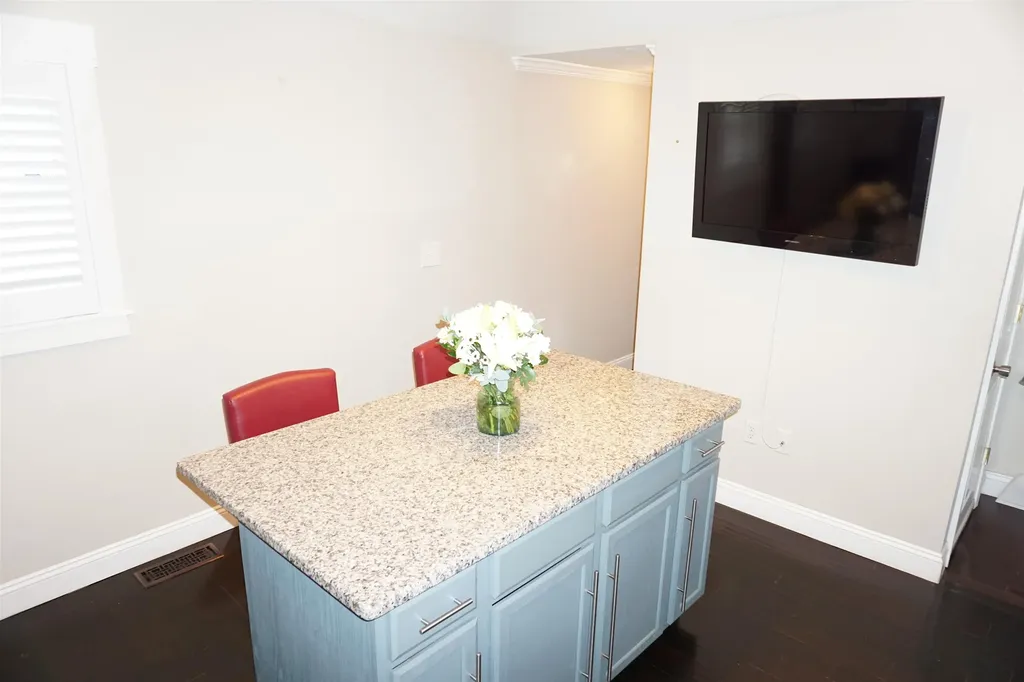 4 Fulton Street Nashua NH 03060