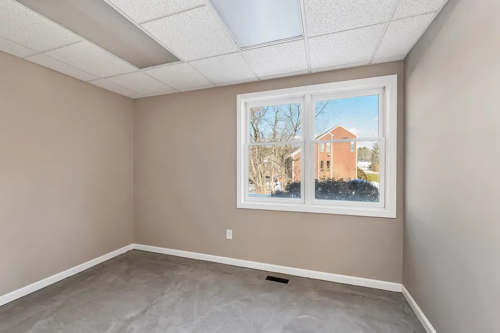 5 Buttrick Road Londonderry NH 03053