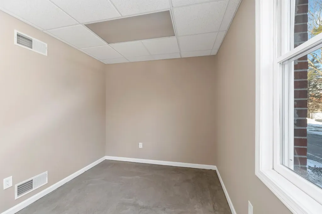 5 Buttrick Road Londonderry NH 03053