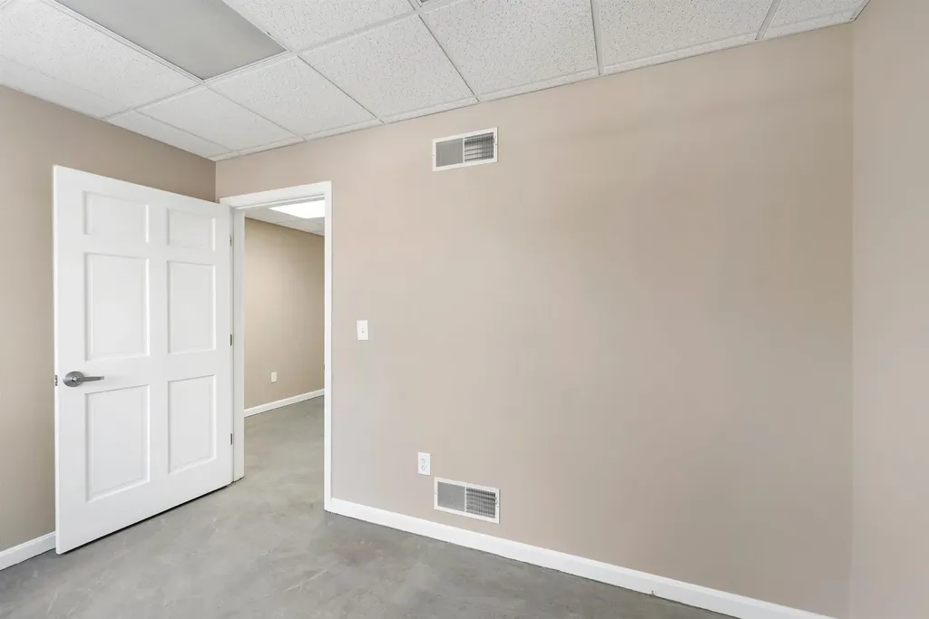 5 Buttrick Road Londonderry NH 03053