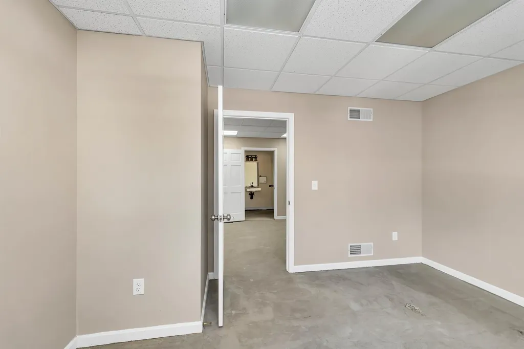 5 Buttrick Road Londonderry NH 03053